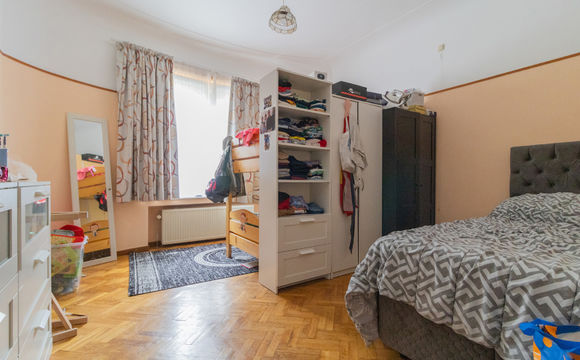 Appartementsgebouw te koop in Schaarbeek