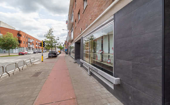 Commercial groundfloor for sale in Sterrebeek