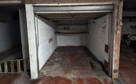 Gesloten garagebox te koop in Evere