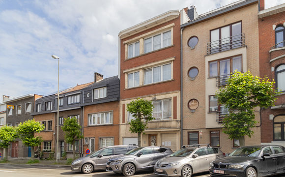 Immeuble à appartements à vendre a Schaerbeek